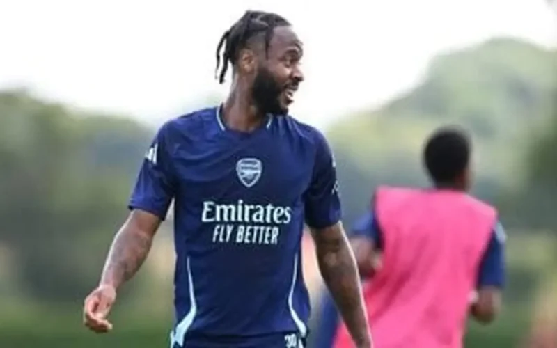 صفقة انتقال حر أمام فينورد لضم رحيم سترلينج حتى 2026